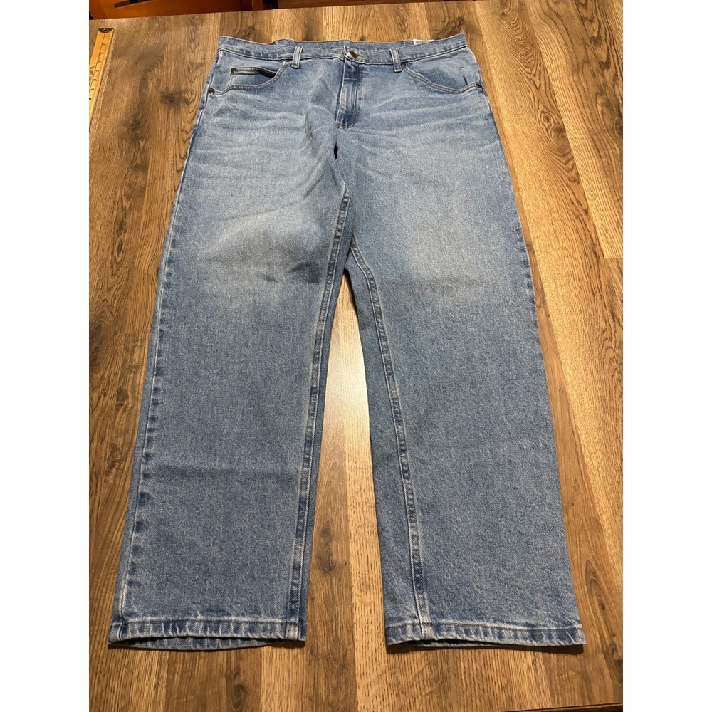 Wrangler Jeans Mens Size 36x30 Blue Denim Pants Straight Leg Stretch Pockets